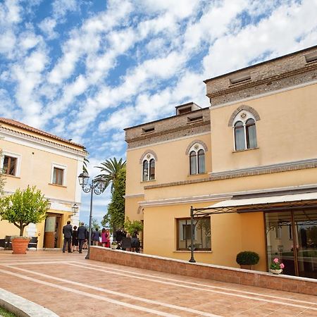 Hotel Villa Fiorita Giulianova Bagian luar foto