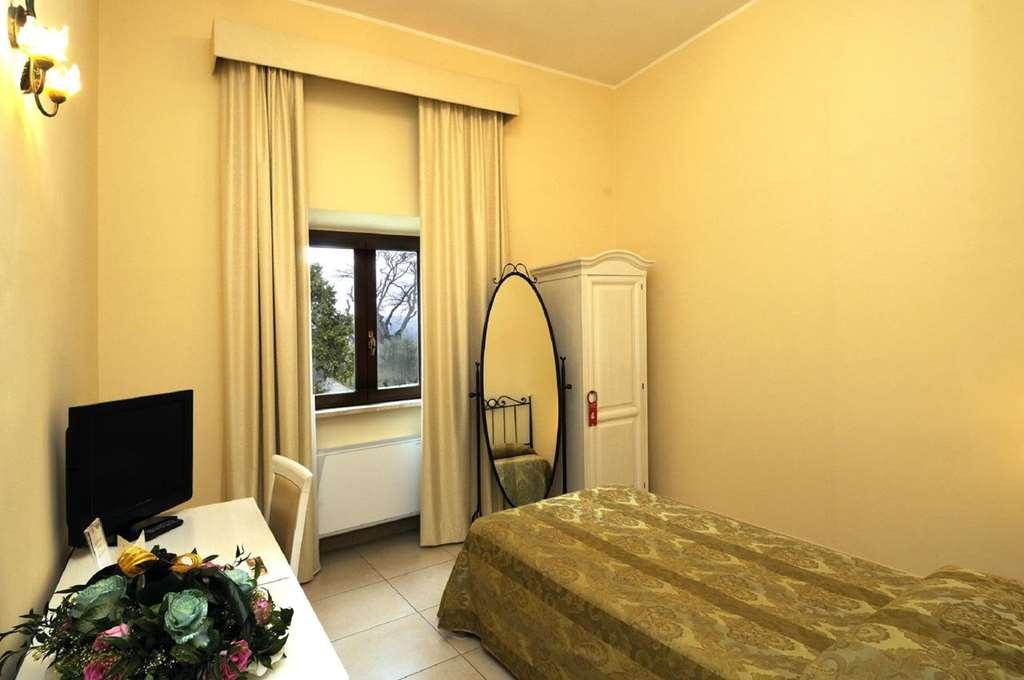 Hotel Villa Fiorita Giulianova Ruang foto