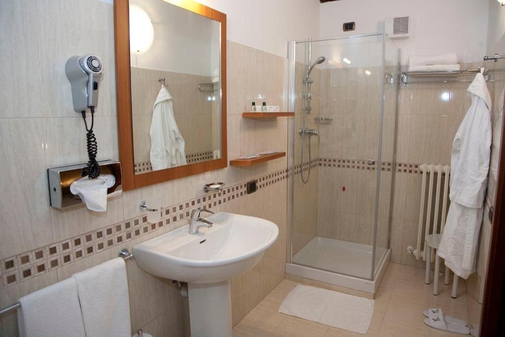 Hotel Villa Fiorita Giulianova Ruang foto