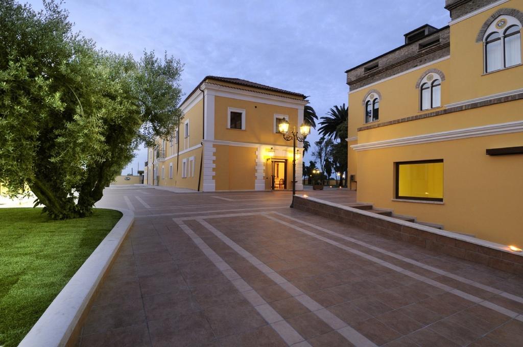 Hotel Villa Fiorita Giulianova Bagian luar foto