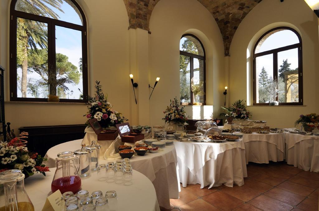Hotel Villa Fiorita Giulianova Bagian luar foto