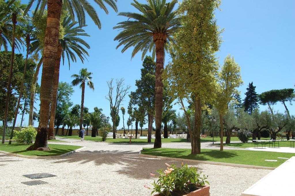 Hotel Villa Fiorita Giulianova Bagian luar foto