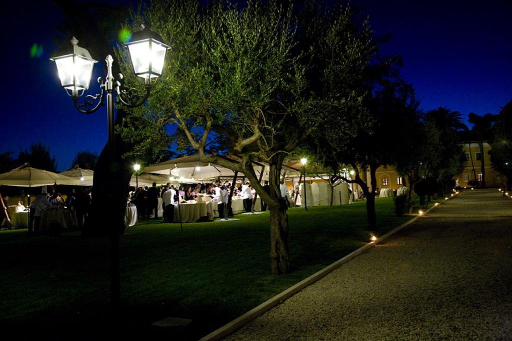 Hotel Villa Fiorita Giulianova Bagian luar foto